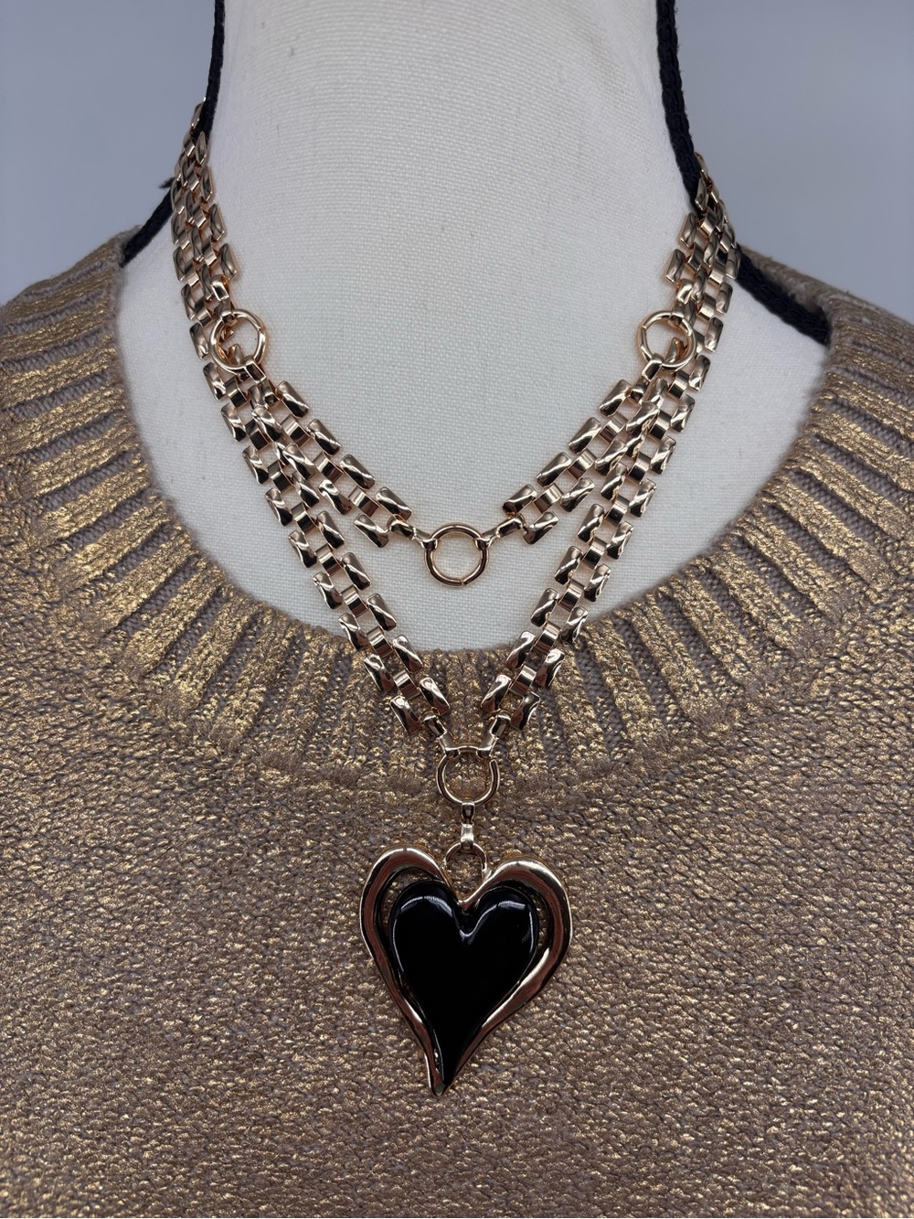 NEW Gold Tone Necklace with Black Heart Pendant. Wear 2 Ways. Perfect for Fall.